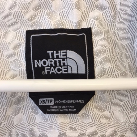 North Face Rain / Shell Jacket - Picture 3 of 3